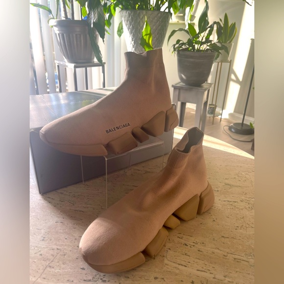 Woman Balenciaga - Picture 3 of 3